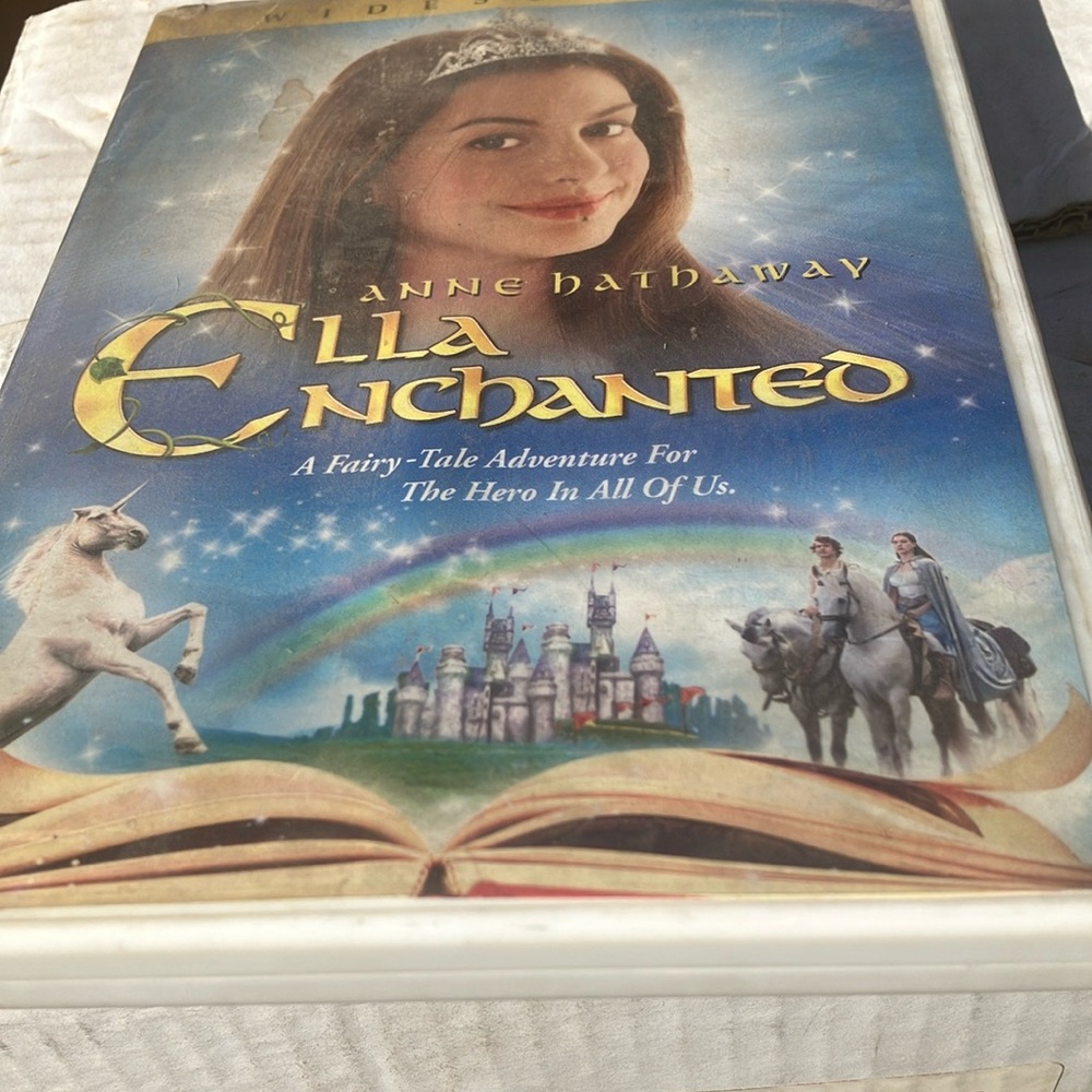 Ella enchanted dvd